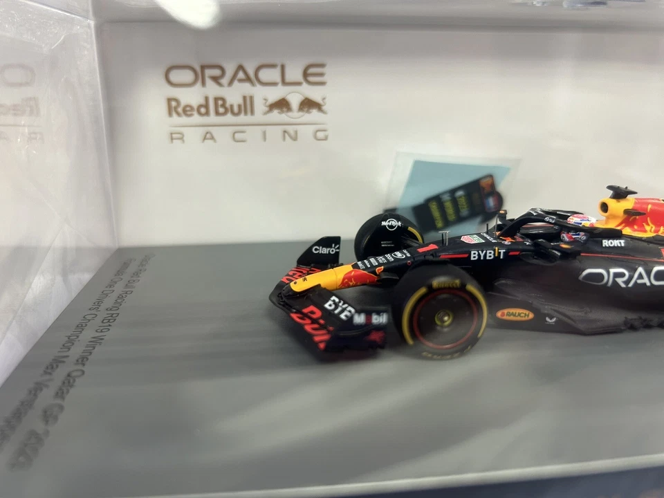Spark 1/43 Max Verstappen Red Bull RB19 World Champion Qatar GP 2023 - Imagen 4 de 4