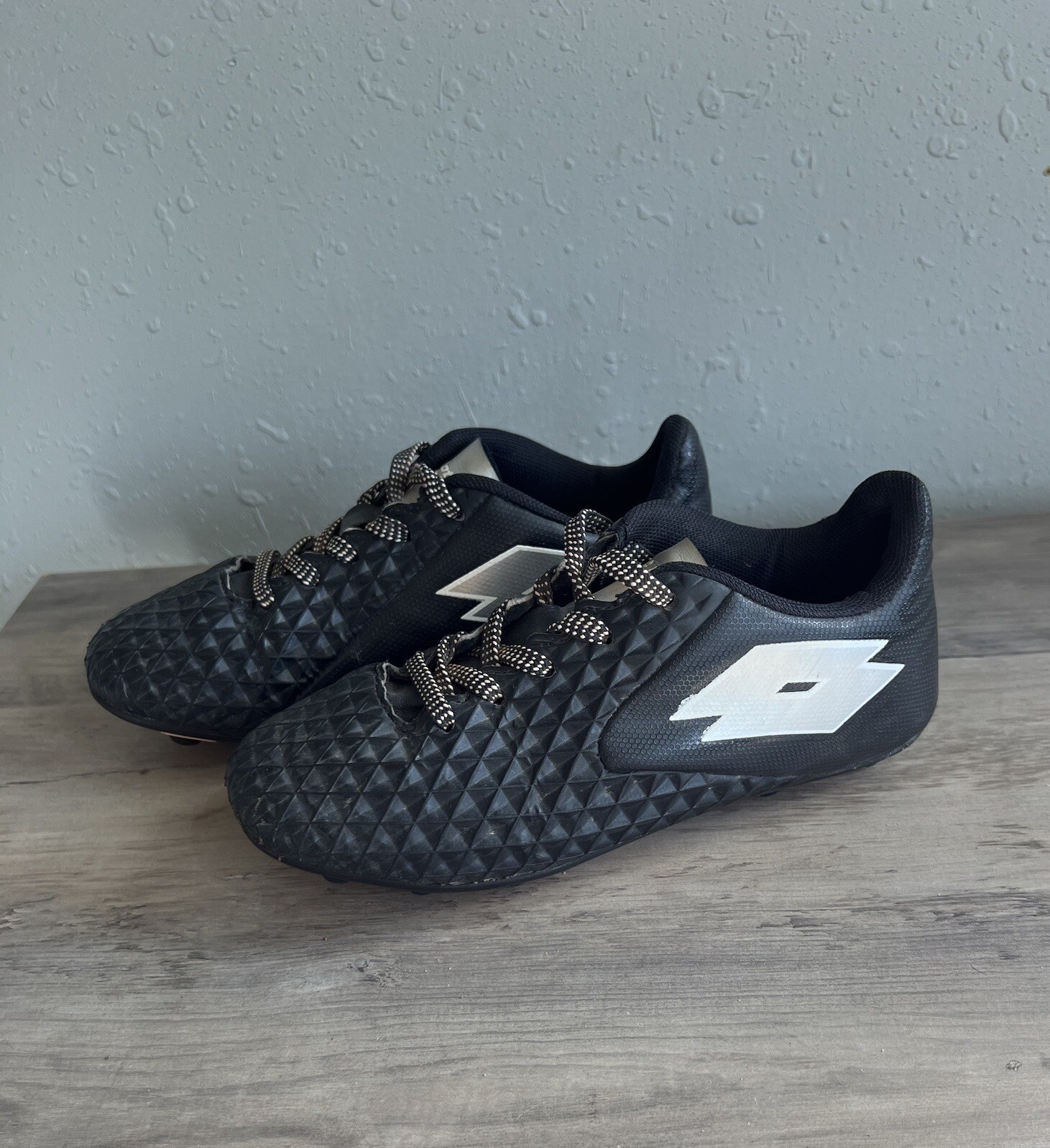 Tacchetti da calcio Lotto Forza Elite 2 neri unisex bambini taglia 2M indossati una volta