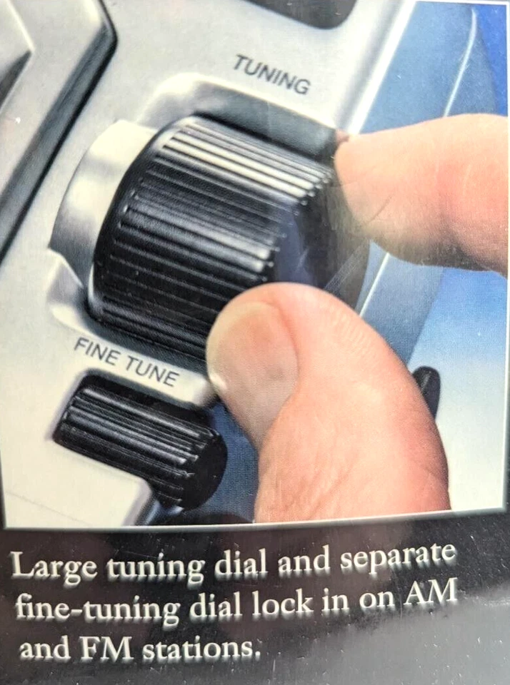 Emergency AM/FM Radio, 10 Station Shortwave Band, 6 LED Lantern Hand crank AC/DC - Image 4 of 4