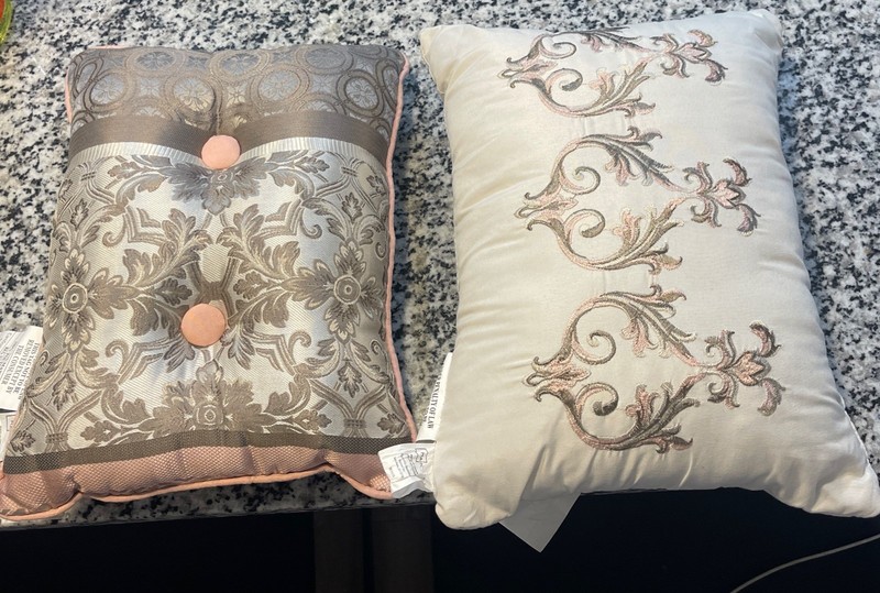 Mainstays Pillows 12x16