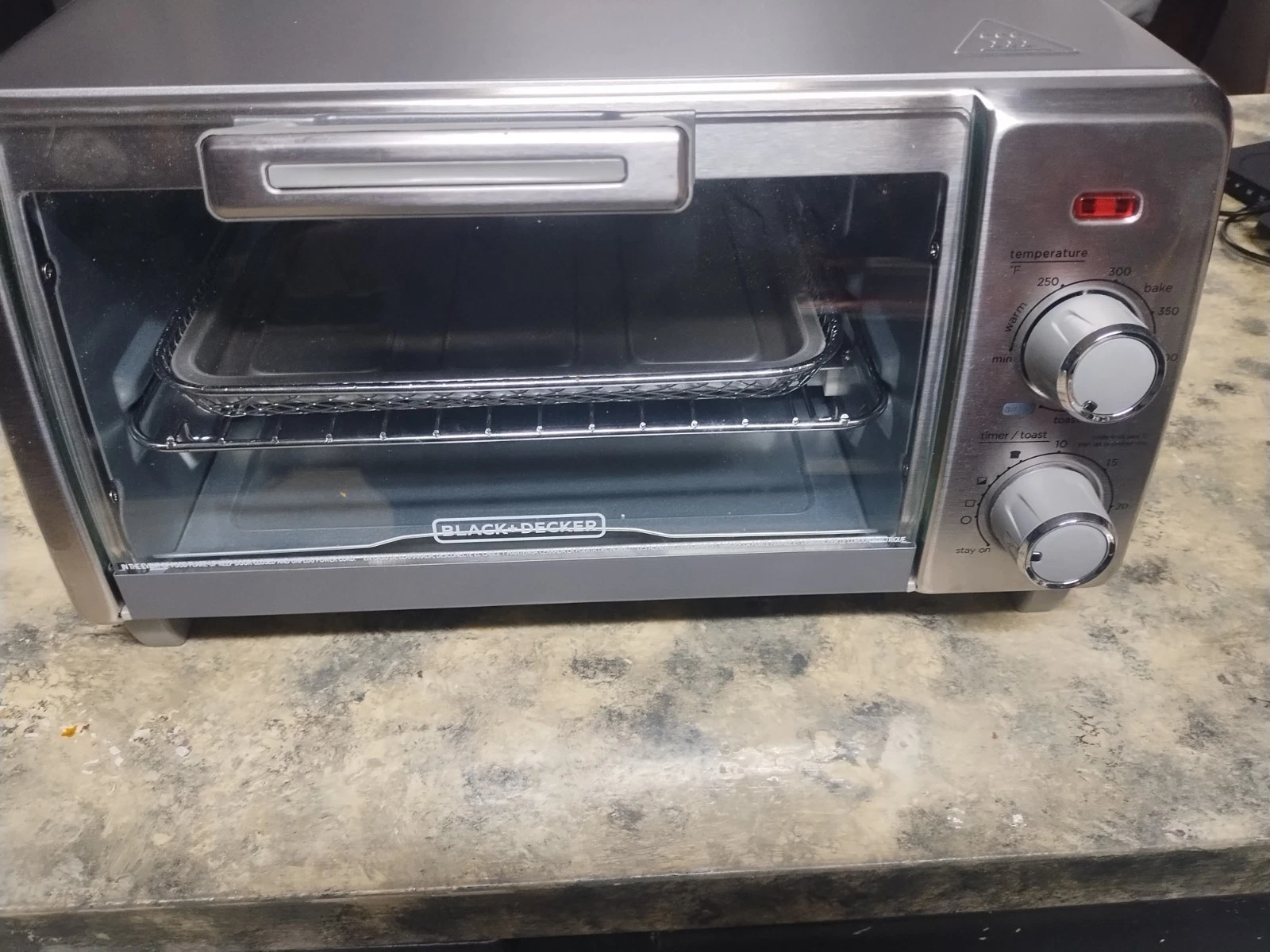 BLACK+DECKER Crisp 'N Bake Air Fry Countertop Convection Toaster Oven Never Used