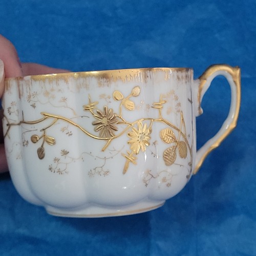 S & M Limoges Elite Gold Cup and Saucer Gilded Flowers Scalloped 1891-1900 - Picture 8 of 15