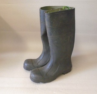 Gummistiefel HEVEA / Größe 40 ; ex THW ; für Hof und Garten Stall Baustelle