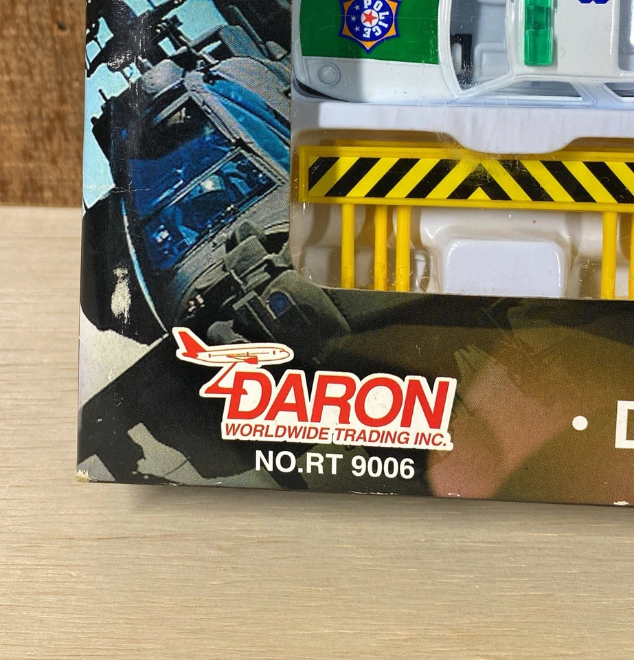 Daron Realtoy RT 9006 Boeing Offical Military Play Set New Sealed (worn box) - Image 4 of 4