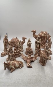 Holland Mold Brown White Christmas Holiday Scene 14 Piece Nativity Set