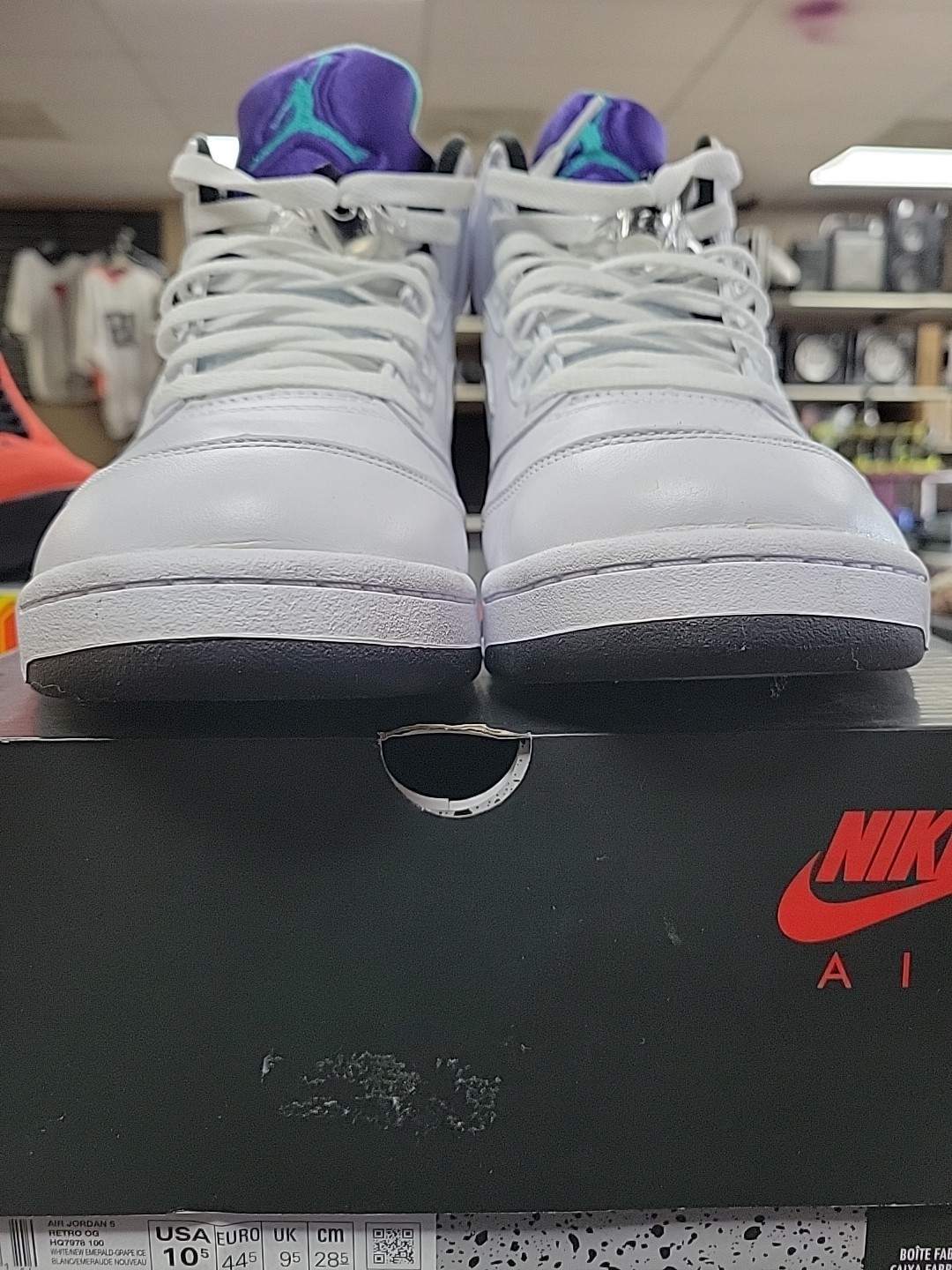 Nike Air Jordan 5 Retro Grape Size 10.5 White Purple Teal OG Box Authentic Used