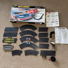 Tyco 440 Magnum 440  Petty Racing HO Slot Car Race Set