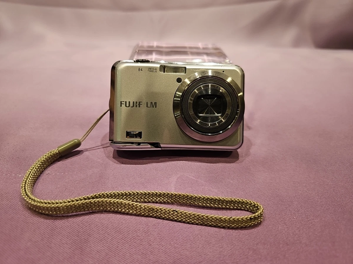 Fujifilm FinePix A Series 14-16.9MP Digital Cameras for Sale