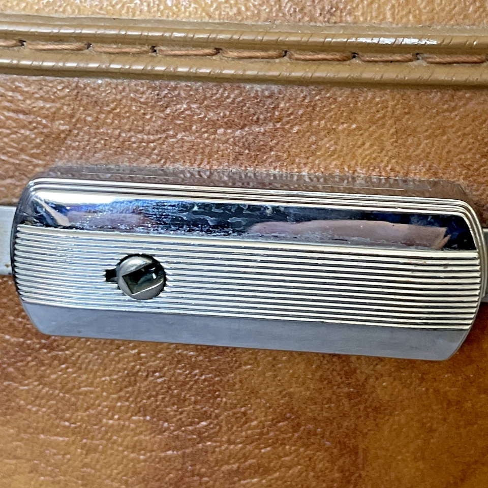 Estojo de maquiagem vintage AMERICAN TOURISTER marrom tartaruga capa dura trem viagem - Imagem 4 de 4