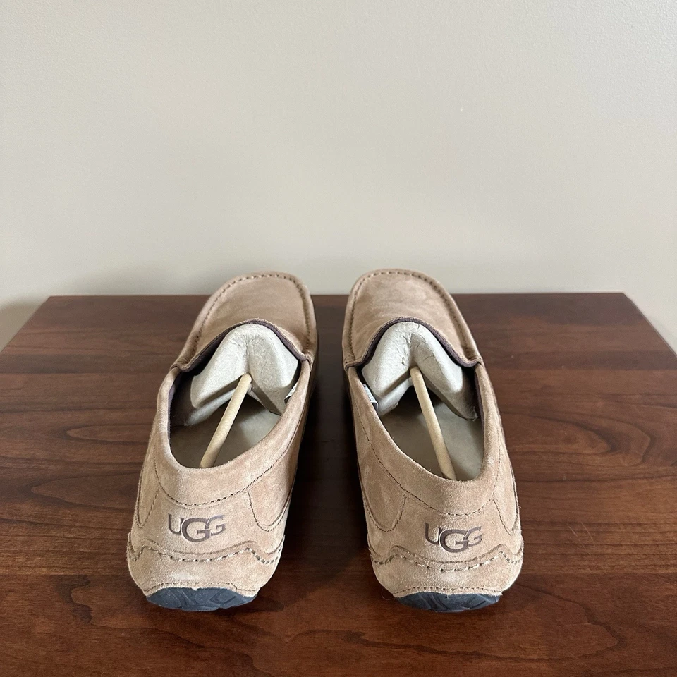 Мужские замшевые шлепанцы UGG из ольхи с шерстяной стелькой — комфорт для помещений/улицы - Изображение 2 из 4