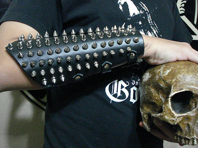 LEATHER UNISEX SPIKE GAUNTLET.THRASH METAL... (MDLUG0253).....DESTRUCTION