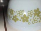 PYREX Mixing Bowl Spring Blossom/Crazy Daisy White with Green Flowers 1-1/2 QT
