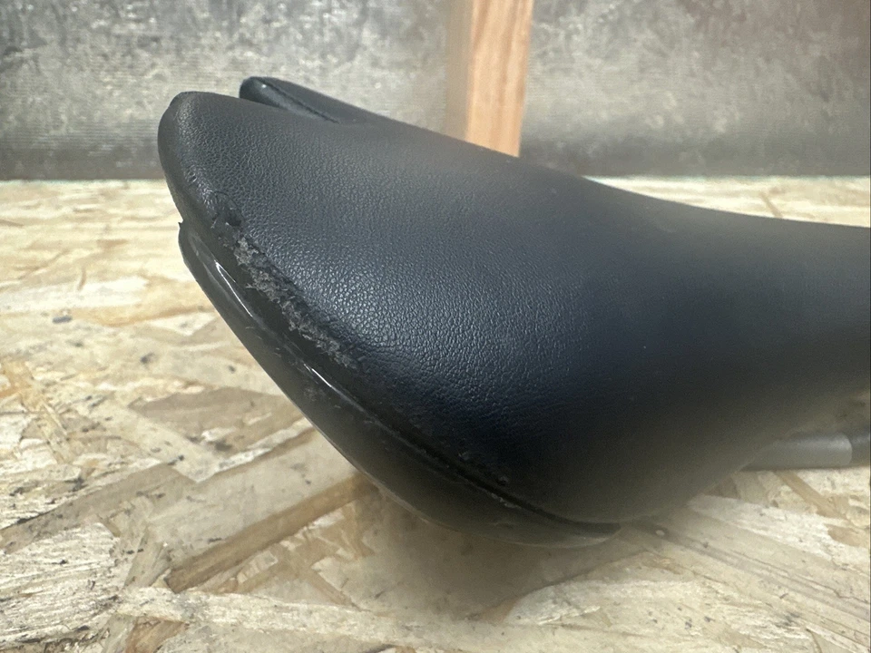 CLASSIC fi'zi:k Aliante bicicleta de estrada 135mm selim trilhos de carbono Fizik preto 196g! - Imagem 3 de 4