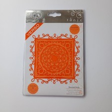 Tonic Studios Dies Devoted Doily Die Set 2272e Cardmaking Discontinued Rare 