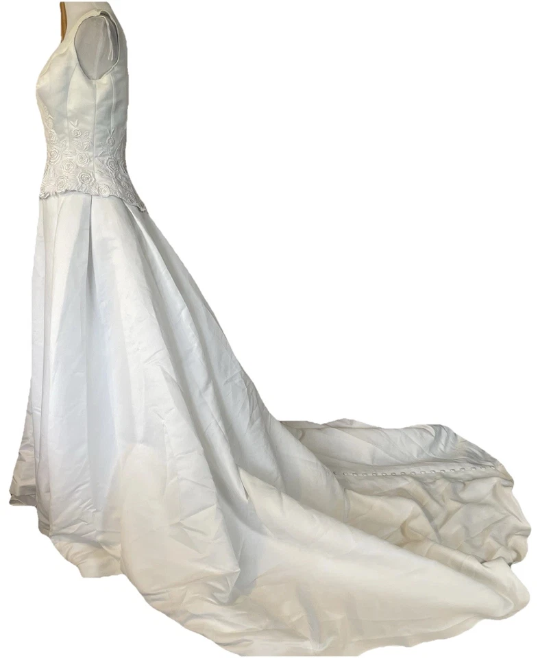 "Vestido de baile de boda bordado floral 14 botones plisados blancos 35"" tren princesa" Foto 3 de 4