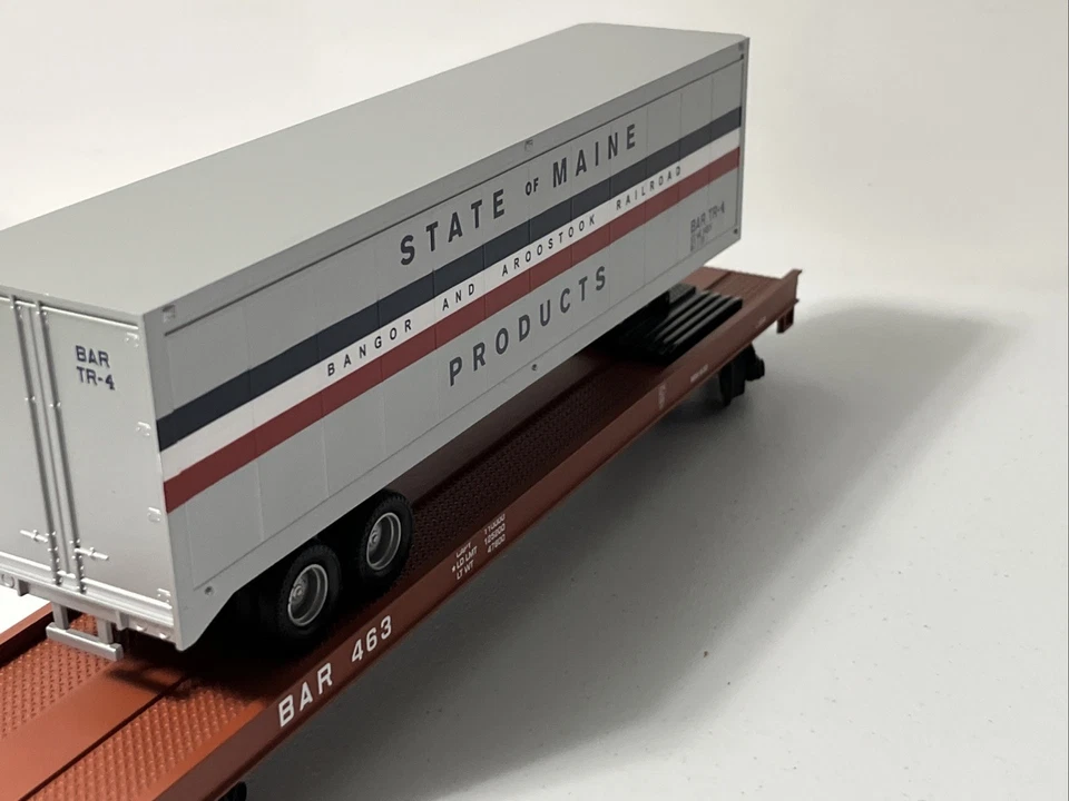 MTH 20-98137 - Flat Car w/40’ Trailer - State of Maine BAR #463 - O Scale - Image 4 of 4