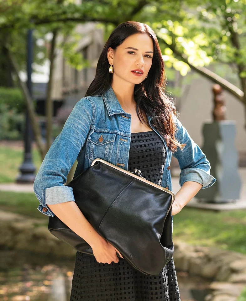 $369. Bolso de Hombro Patricia Nash Serafina Grande Cuero Kisslock Negro Plata Foto 2 de 4