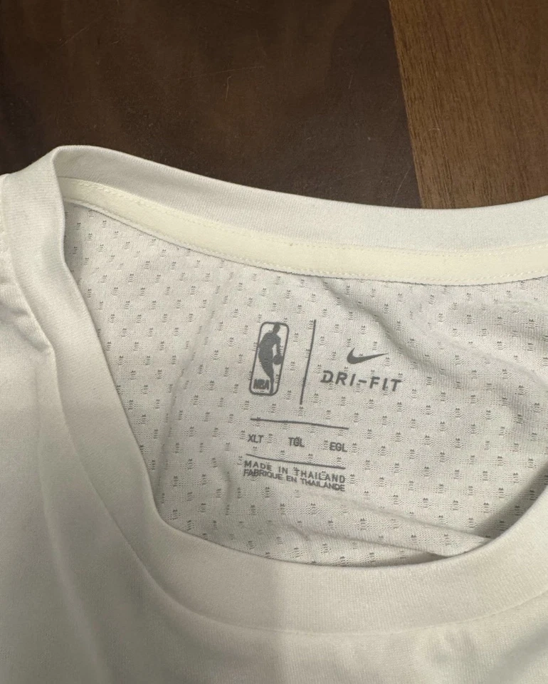 Белая тренировочная футболка игрока Nike NBA Los Angeles Lakers 2025 - Изображение 4 из 4