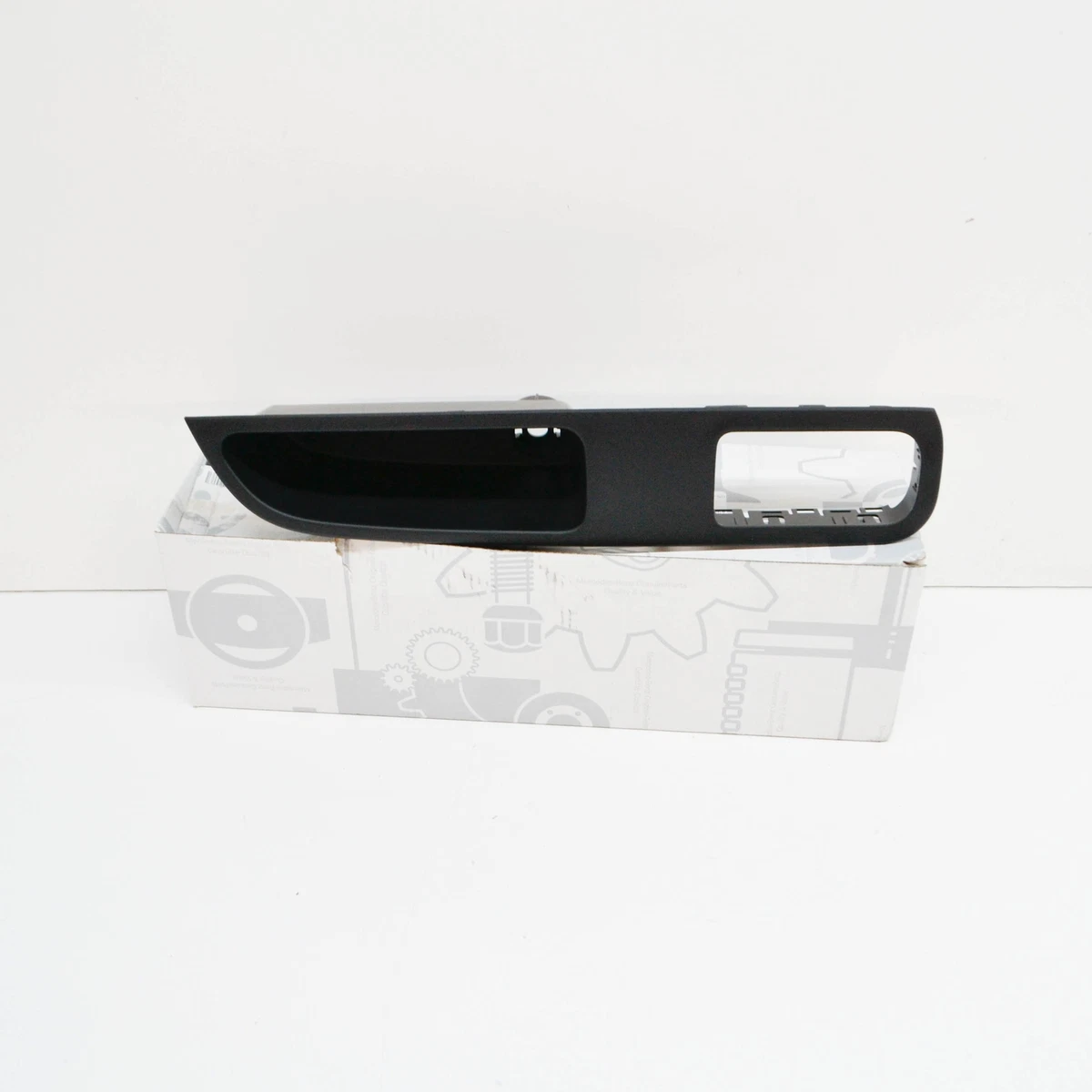 MB SPRINTER W907 Front Left Door Inner Trim LHD A90772204009051 