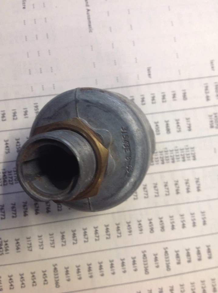 Triumph Herald Banderín Compañero Vanguardia Señal Deportista Nuevo de Lote Antiguo Lucas IgnitionSW Foto 3 de 4