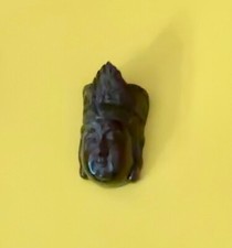 Netsukealt Kopf der Kannon, Buchsbaum Signatur eingelegt 63mm