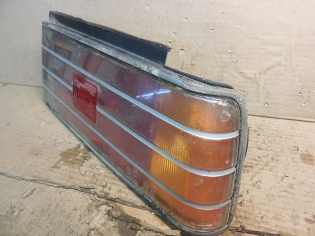 Luz trasera pasajero derecho 043-7165 Mitsubishi Tredia L 1985 1986 1987 1988 Foto 2 de 4