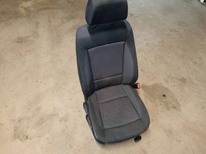 BMW 1 E81 E87 2008 Fahrersitz ISA4530