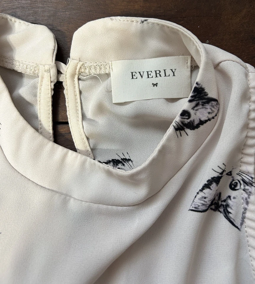 Everly Dressy Tank Top Shirt Cat Head Design Size S (S67) - Imagem 4 de 4