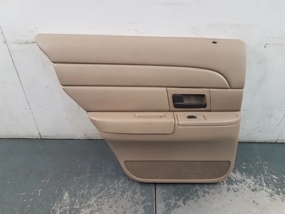 Panel de puerta trasera izquierda Grand Marquis/Corwn Vic Victoria 2005 #9031 G3 Foto 2 de 4