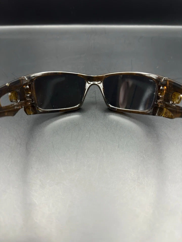 Cárter Oakley marrón pulido tortuga con lentes grises Foto 4 de 4