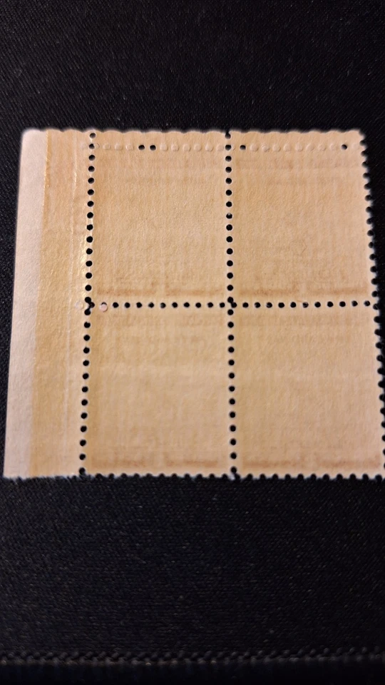 Scott #900, M/F/NH, AA Gun, Rose Carmine, 2 cents, #Blk of 4, Perf 11x10.5 - Image 2 of 2