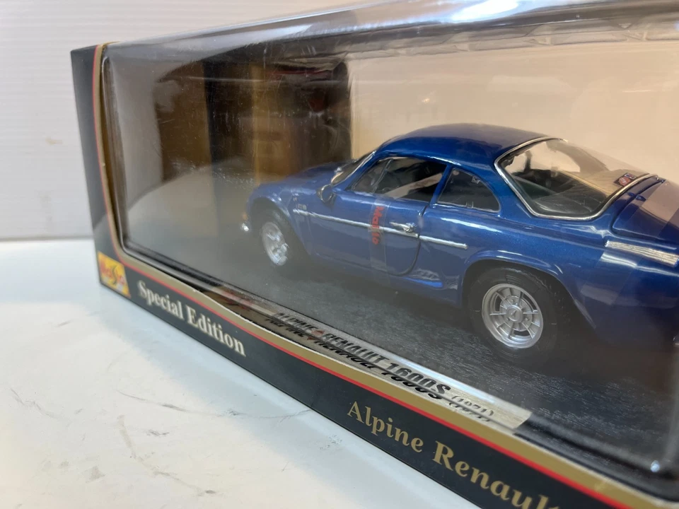 1971 Alpine Renault 1600S em escala 1/18 fundido por Maisto - Imagem 3 de 4