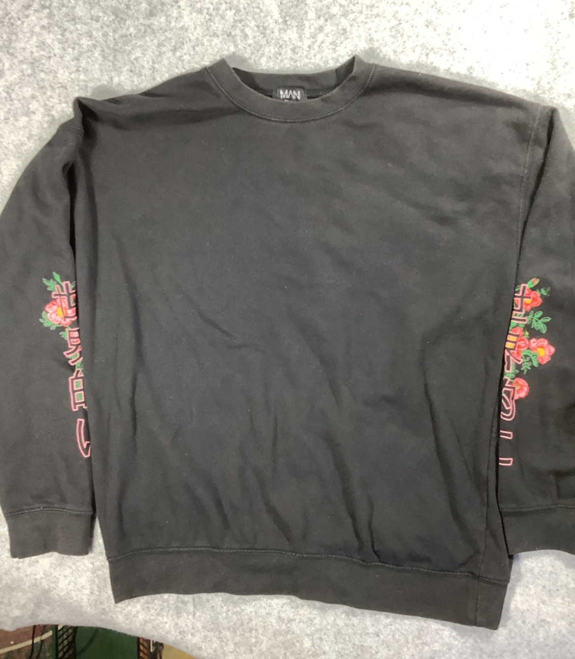 Boohoo Floral Dragon Graphic Sweater Man Black Medium Men's Clothing 044x image 5