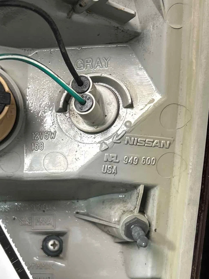 Fits 2004-2006 Nissan Maxima, Left Taillight Assembly, OEM#:265257Y025 Foto 4 de 4