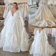 Plus Size Tulle Wedding Dresses Lace Long Sleeves V Neck Buttons Bridal Gowns