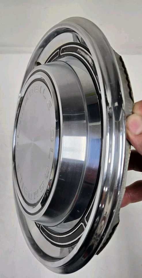 Oldsmobile Delta 88 & 98 Delmont 88 F85 1968 tapacubos de 14 pulgadas OEM GM Foto 2 de 4