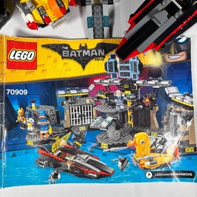 LEGO Batman Movie 70909 Batcave Break-In Complete w/ Box & Manual