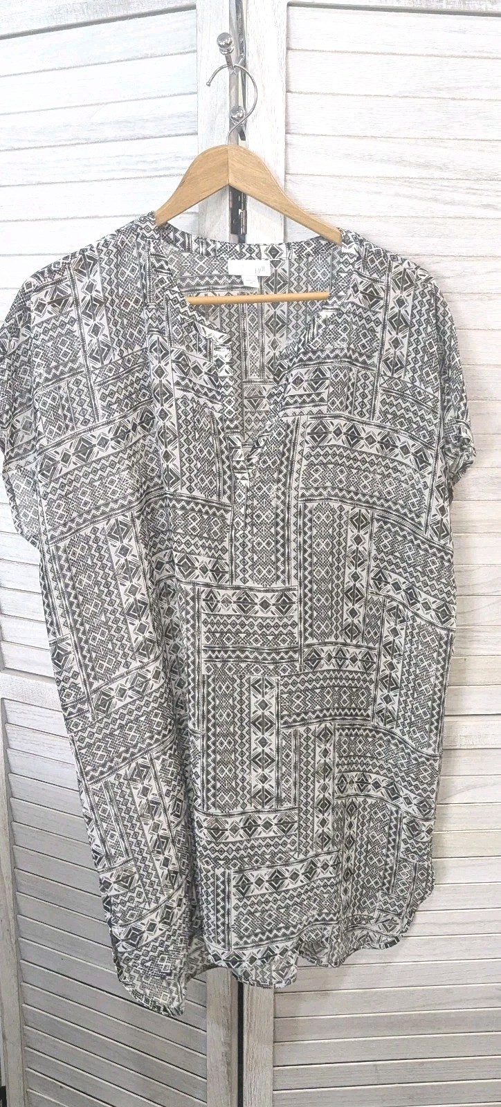 J. Jill Sz M SS Tunic Sheer Blouse Black and White Geometric or Tribal Print
