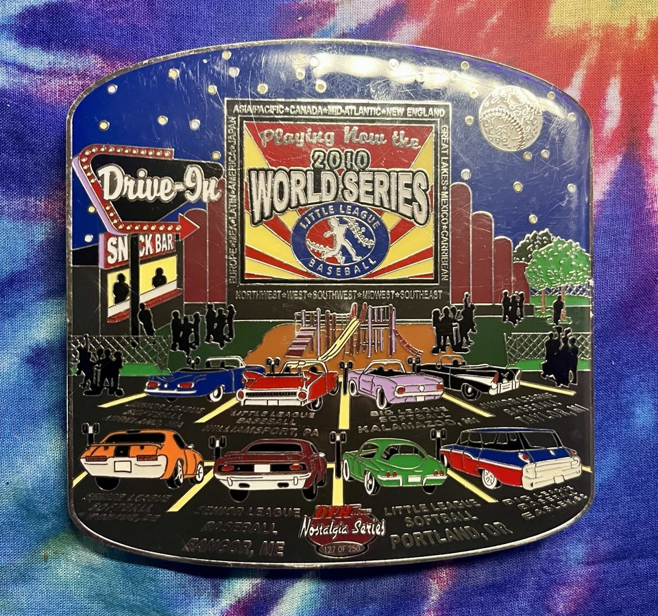 Prendedor de estadio coleccionable Serie Mundial de Pequeñas Ligas 2010 Foto 3 de 4
