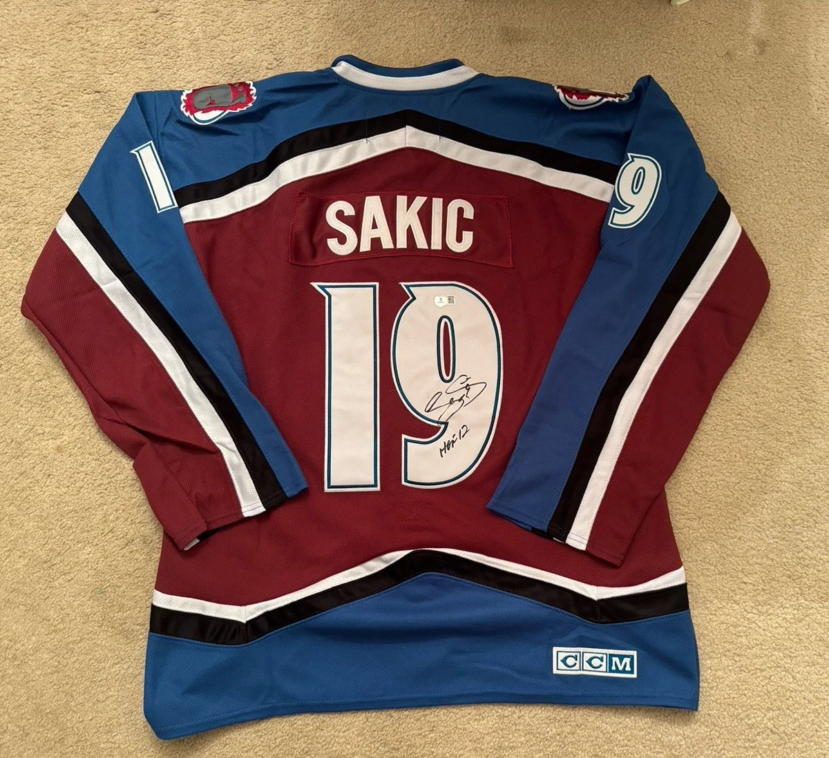 Joe Sakic Colorado Avalanche Hockey NHL Original Autographed
