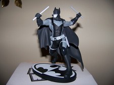 DC Comics 1st Edition BLACK & WHITE EARTH 2 BATMAN STATUE by NICOLA SCOTT