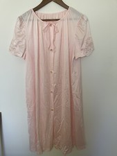 Lorraine Short Robe Large Peachy Pink Nylon Silky Lace Iridescent Buttons Vtg