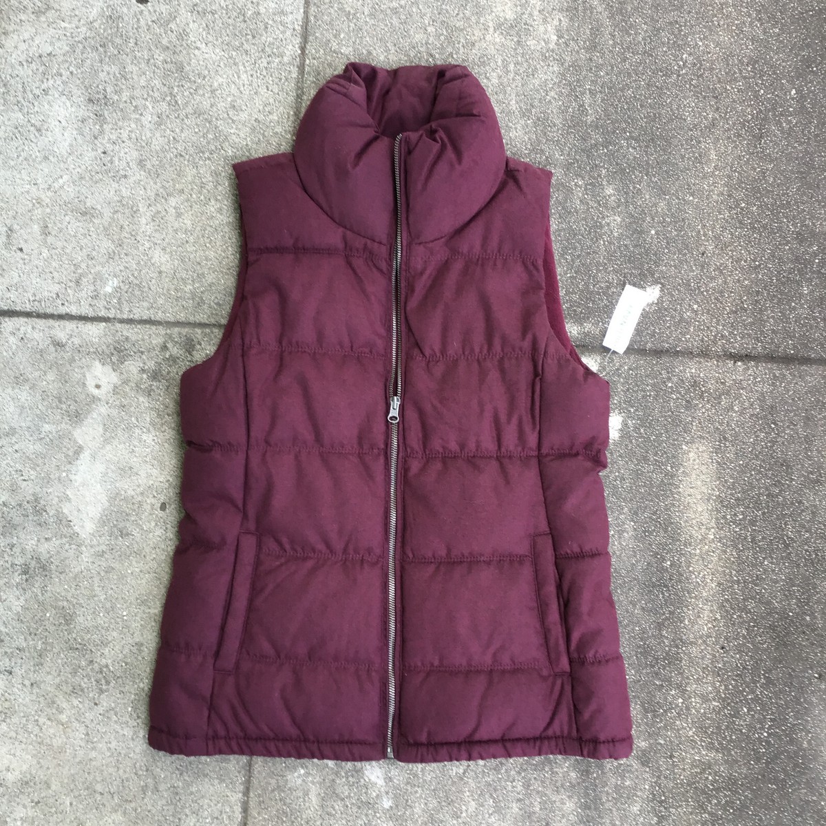 NWT Gap Women Puffer Vest Small Burgundy Zip Front | eBay