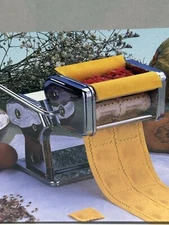 Stainless Steel Fresh Pasta RAVIOLI Maker Roller & Cutter - Brand New In Box