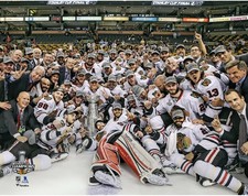 Chicago Blackhawks Unsigned 2013 Stanley Cup Champions Team Celebrate Photo
