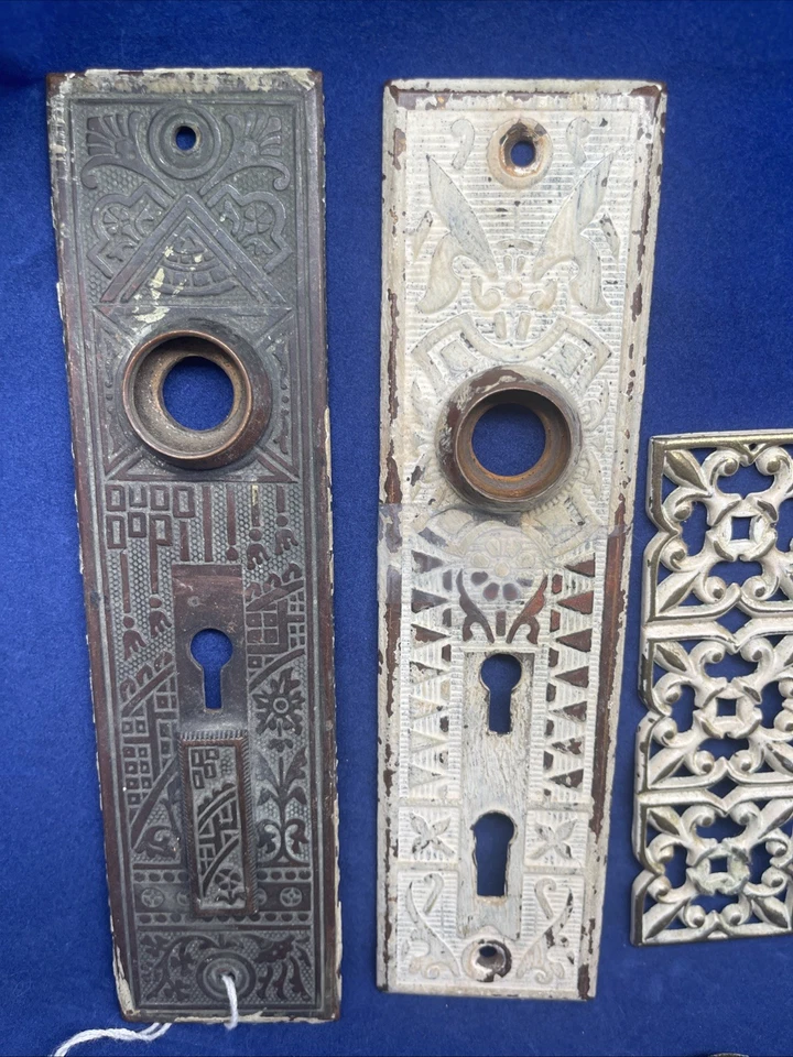 Lot Of 33 Pieces Vintage Brass Cabinet Drawers Dresser Knobs Antique Door Plates - Image 4 of 4