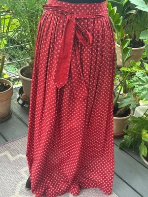 Dirndl-Schürze lang rot m.weißen Blüten Berwin&Wolff Gr. 38 - wie neu