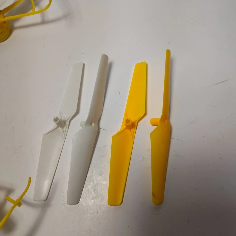 Angry Birds Quadcopter Chuck Yellow Bird Drone – No Remote – AS-IS - Image 2 of 4