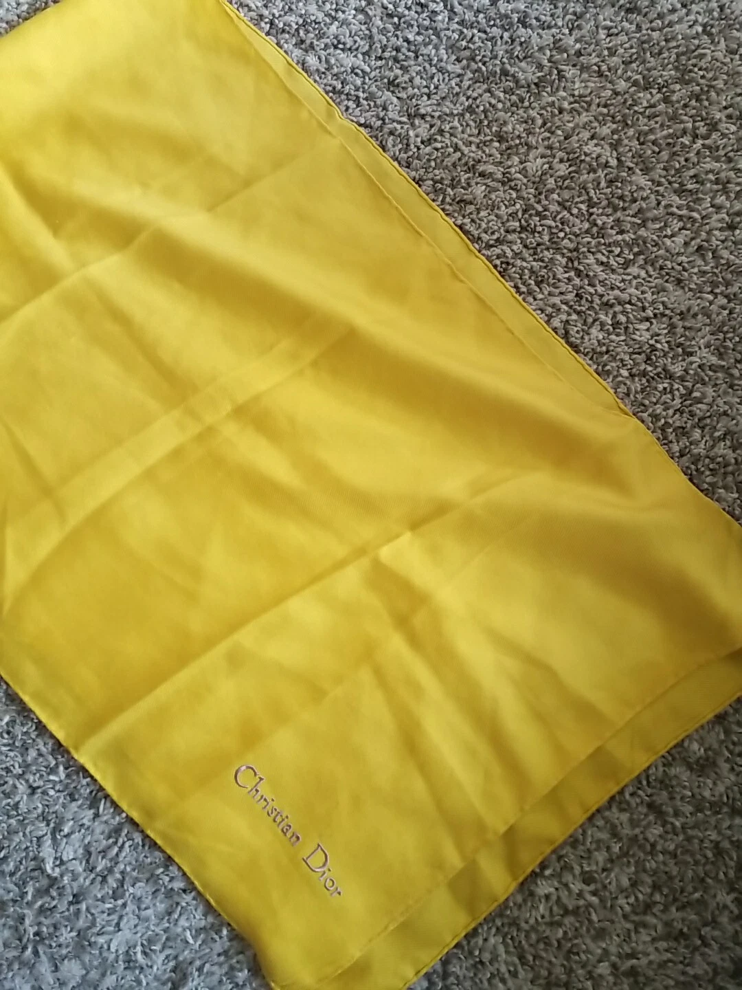Écharpe jaune soie vintage Christian Dior 13 X 43 C1