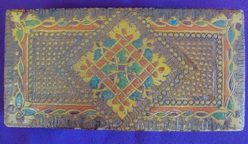 ANTIQUE HANDMADE ENGRAVED WOODEN JEWELRY TRINKET BOX - Picture 6 of 10